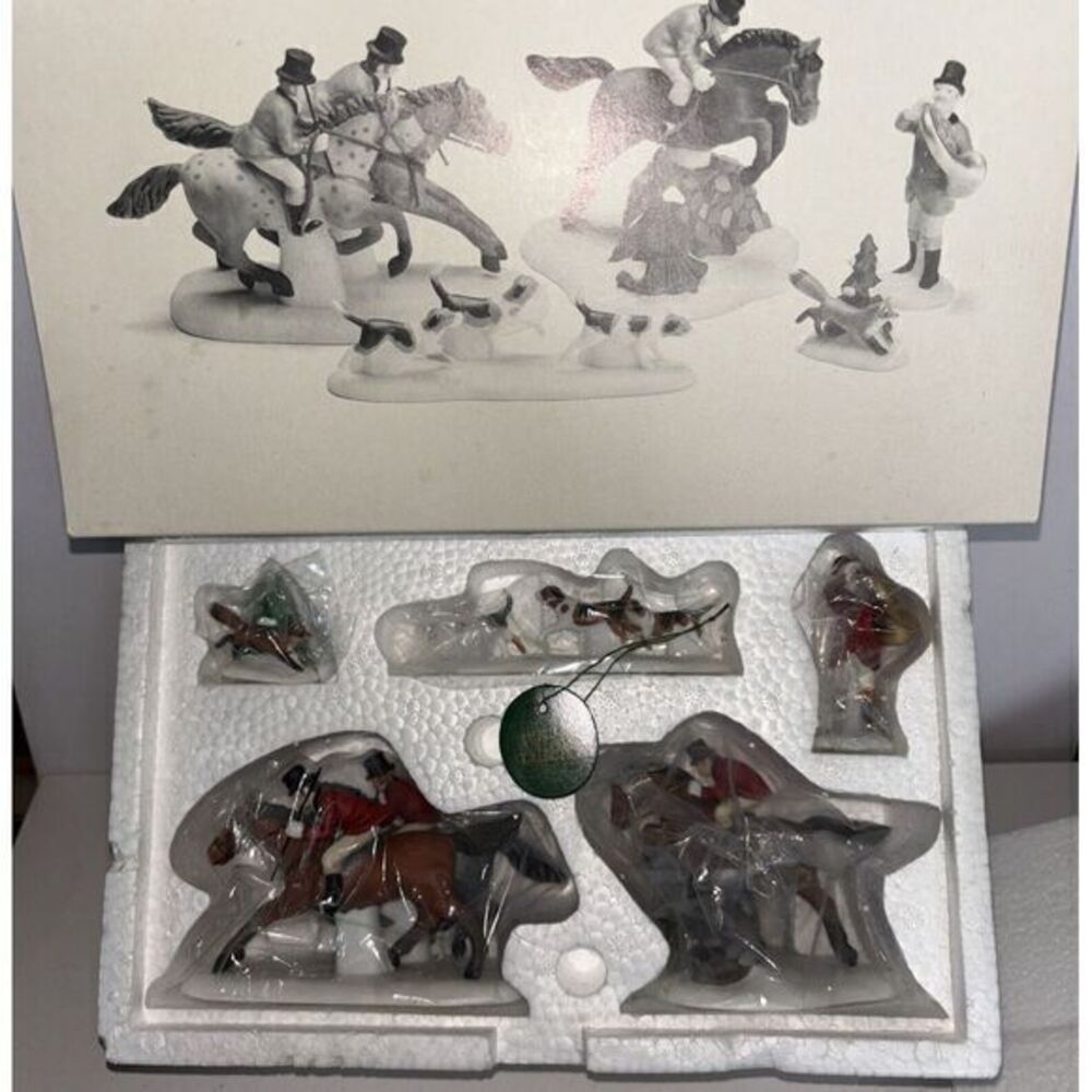 DEPARTMENT 56‎ TALLYHO! Heritage Village Christmas Horses Dogs Accessory